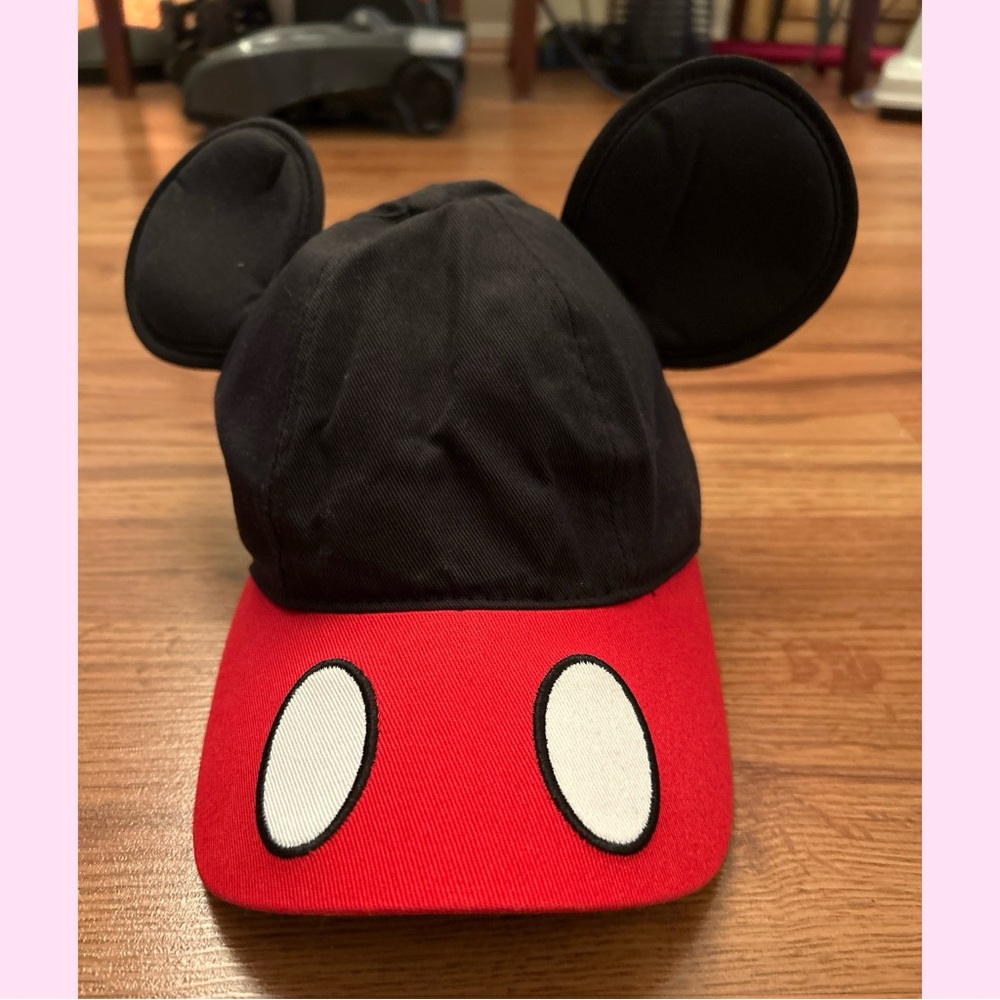 AUTHENTIC BRAND NEW DISNEYLAND MICKEY HAT